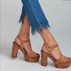 Steve Madden Lulla Platform